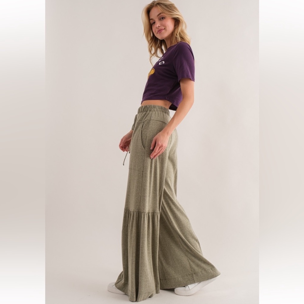 Solid Tiered Wide Leg  Flare Pants - Picture 3 of 4